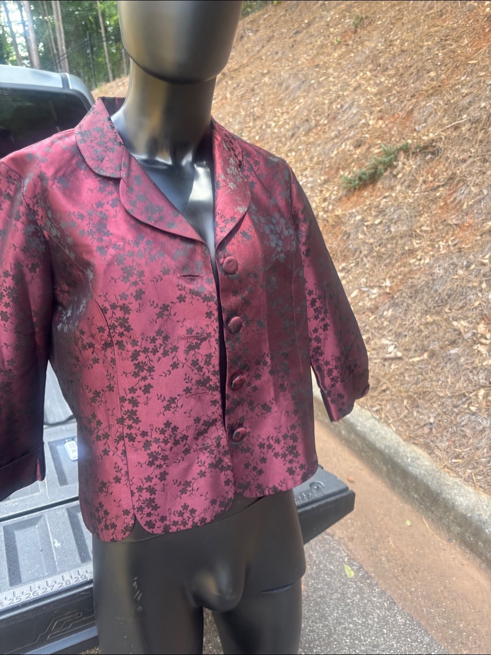 Leslie Fay Burgundy and Black Floral Jacquard Blazer - Picture 8 of 8